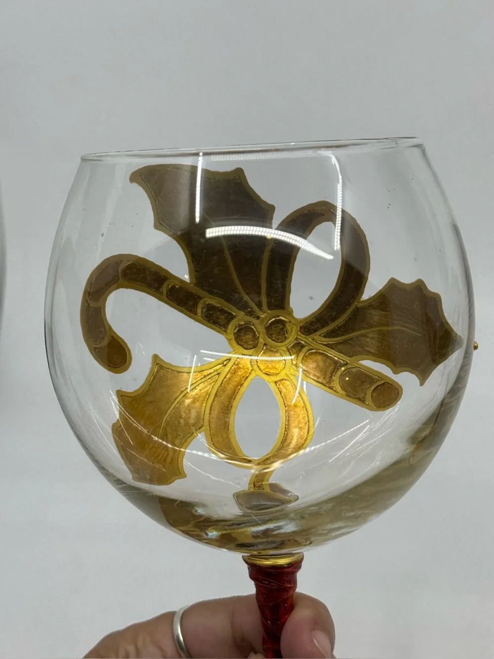Uno Alla Volta Amadeo Handpainted Gilded Christmas Holly/Candy Cane Wine Glasses